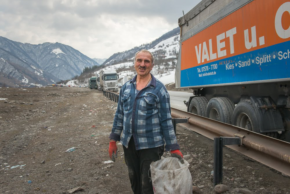 Arsena Kavtarashvili, 71, is proud of his job, one that young people have refused to take: ‘There’s nothing to be ashamed of here’. (Tamuna Chkareuli / OC Media)