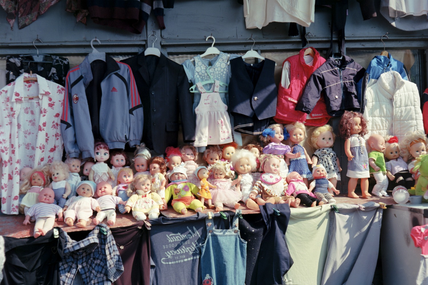 Dolls on the stall waiting for their new owners. Photo: Sofi Mdivnishvili/OC Media.