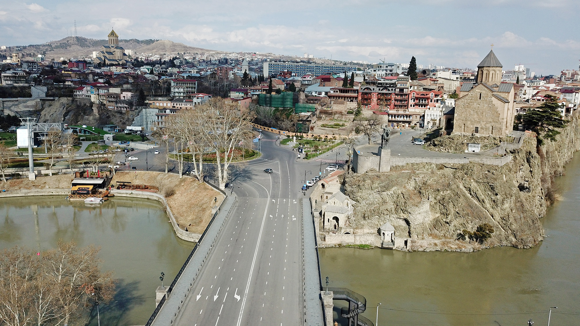 The streets of Tbilisi started becoming emptier from the day the state of emergency was announced. Photo: Mariam Nikuradze/OC Media.